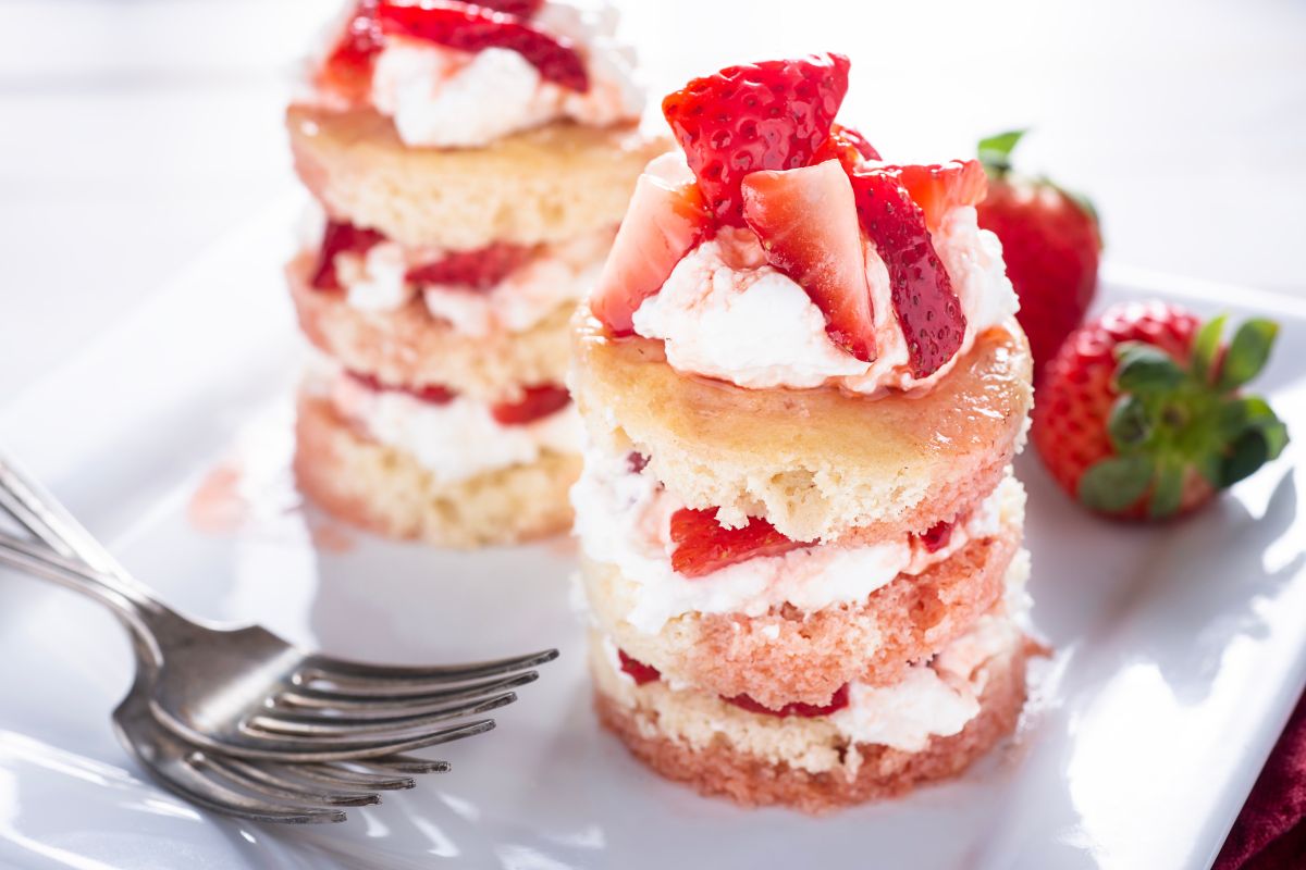 Mother's Day Dessert Recipes: Strawberry Shortcakes on a plate